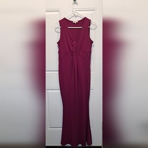 Kimi & Kai maternity mermaid maxi dress in berry color, Size small